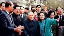 论邓小平与改革开放