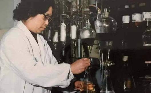 青蒿素是毛泽东中医药思想与实践结合的结果