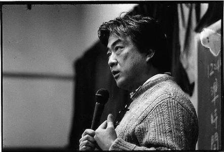 为了前进的追思 ──初论陈映真的台湾社会性质论和社会变革论