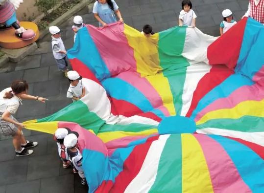 起底“红黄蓝”：加盟制背后的圈钱圈人真相