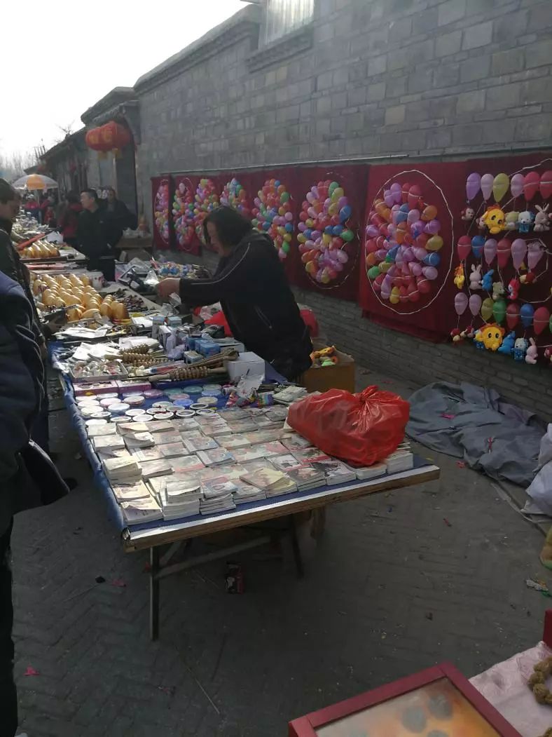 地道战景区，被“汉奸”和垃圾攻陷