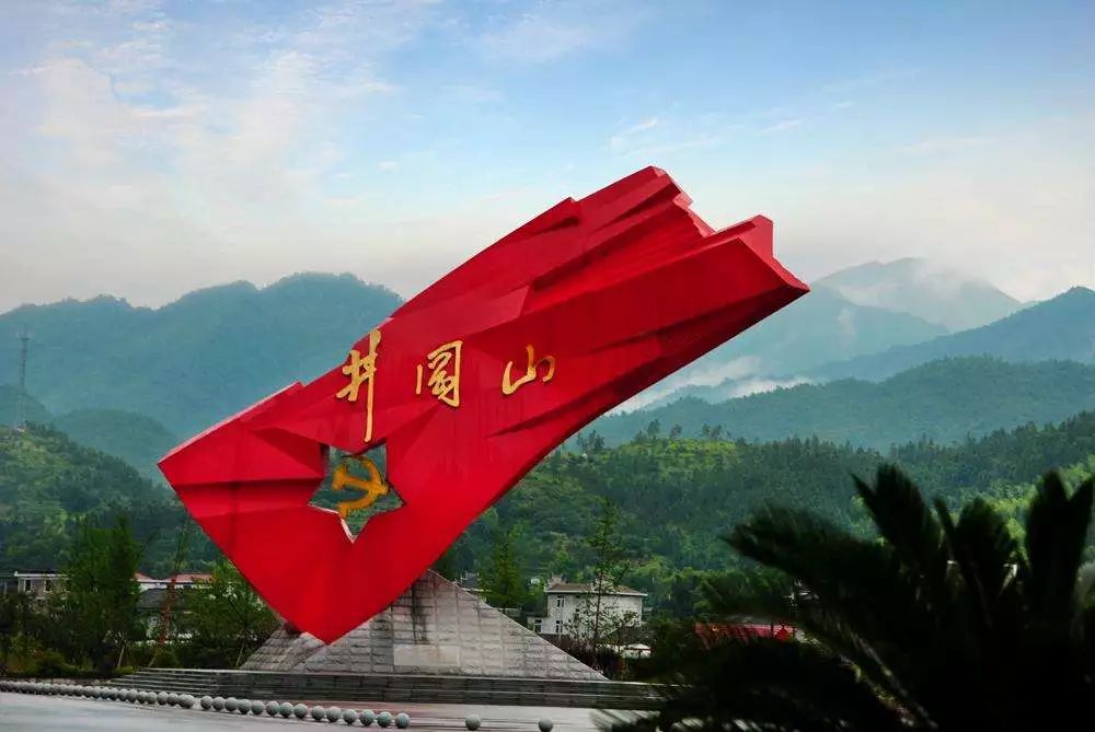 地道战景区，被“汉奸”和垃圾攻陷