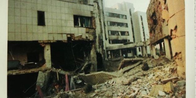 美国人当年如此猖狂：“炸了你们中国使馆，都说对不起了，怎么还没完没了了！”