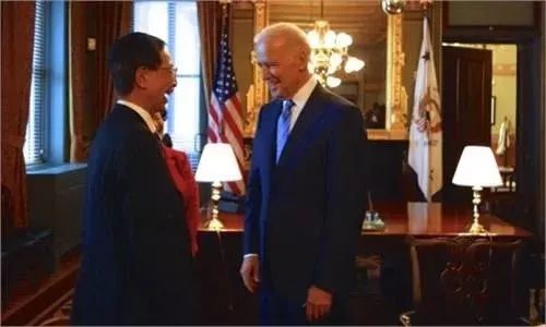 中国日报：起底“当代吴三桂”李柱铭，“修例”头号倡导者如何变身“反修例”头目