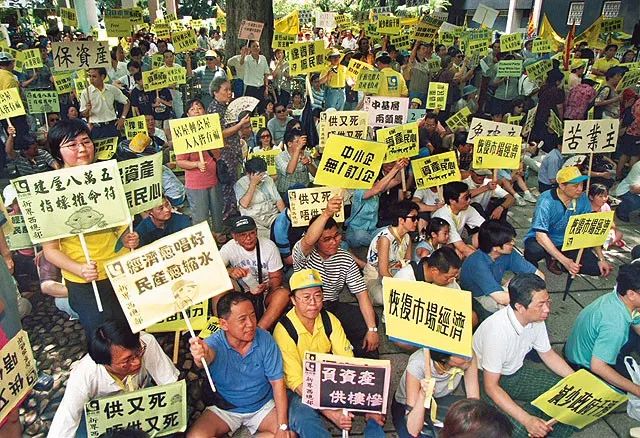 穷人的地狱，富人的天堂，香港地产富豪们是如何“摘瓜”的？